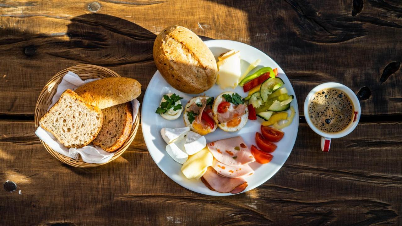 Kupelne Domceky - Kupele Cerveny Klastor Smerdzonka Exteriör bild