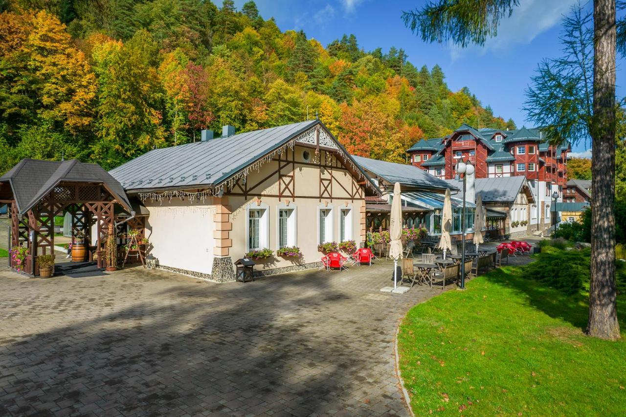 Kupelne Domceky - Kupele Cerveny Klastor Smerdzonka Exteriör bild
