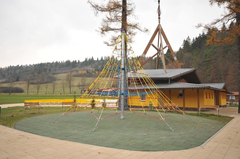 Kupelne Domceky - Kupele Cerveny Klastor Smerdzonka Exteriör bild