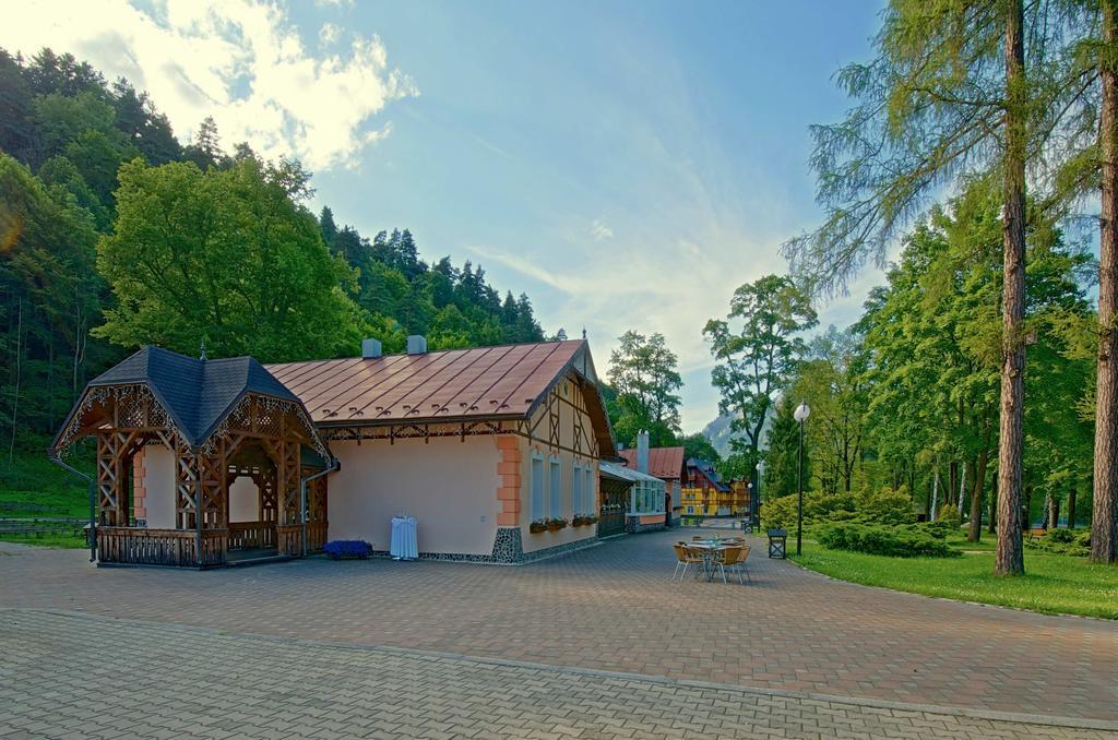 Kupelne Domceky - Kupele Cerveny Klastor Smerdzonka Exteriör bild